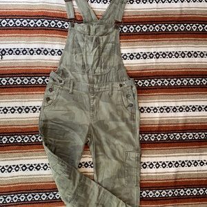 Camouflage overalls, size Medium